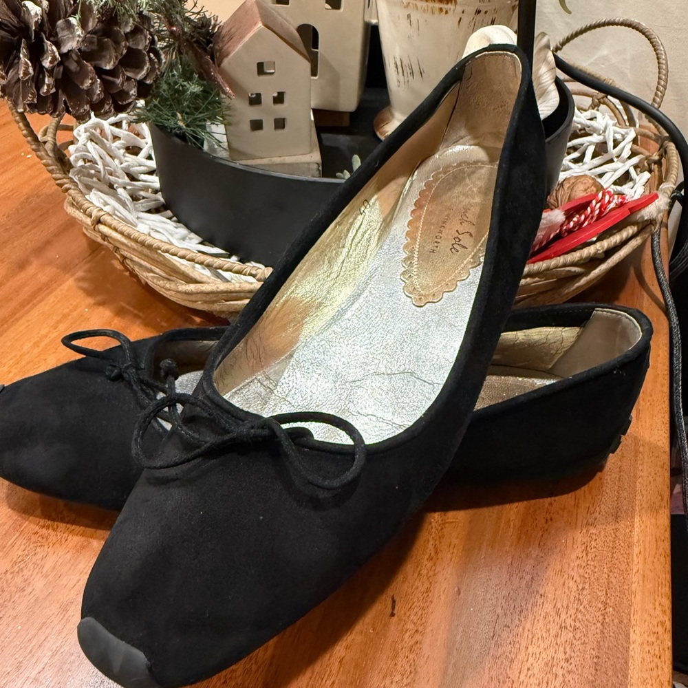 French Sole Black Suede Ballet Flats